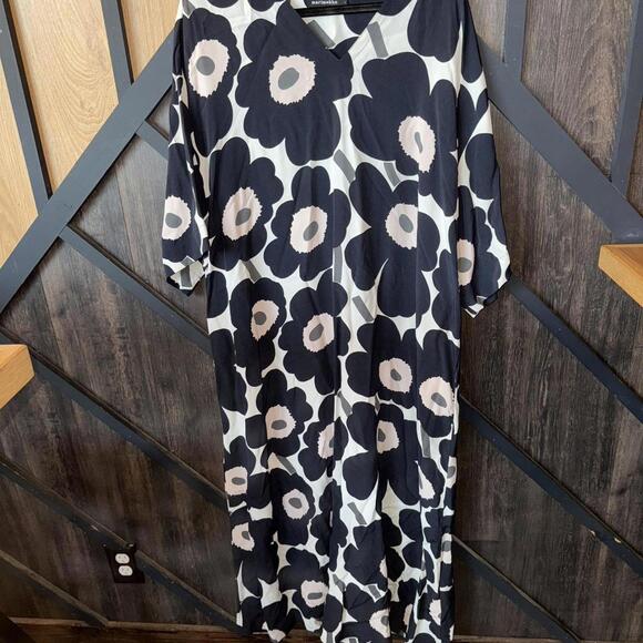 Marimekko oversized floral print maxi dress - Picture 2 of 6